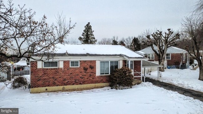 Photo - 2463 S Lumber St