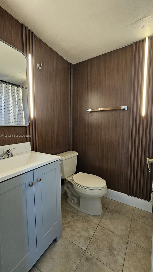 Building Photo - 5460 W 21st Ct Unit 310