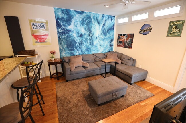 Photo - 74 Egmont St Unit 4