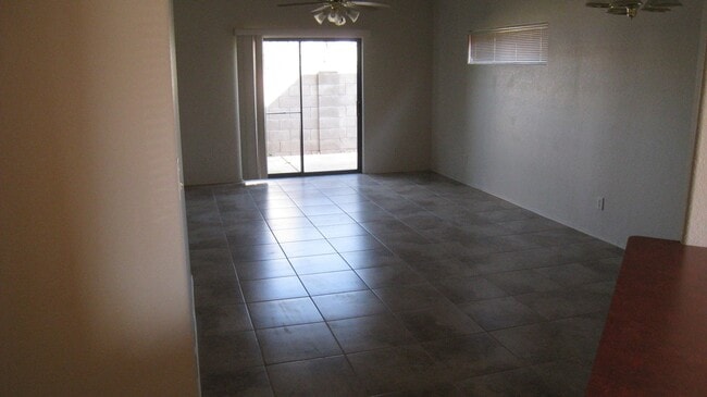 Photo - 2BD / 2BA / 2CG - 1,042 sq.ft. rental in S...