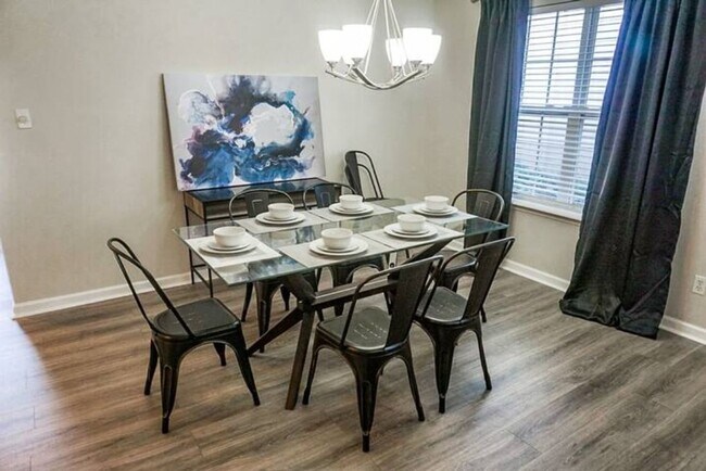 Photo - 2026 Glennfield Ln