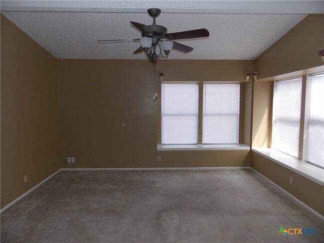 Building Photo - 1414 Leander