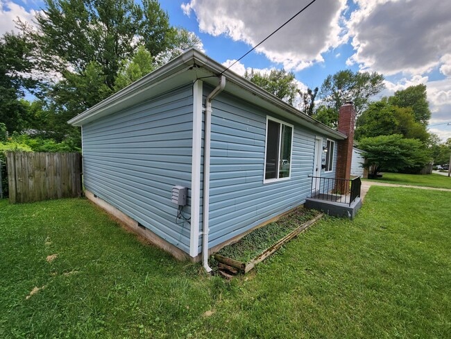 Photo - Spacious 3-Bedroom, 1-Bathroom Home AVAILABLE NOW!!