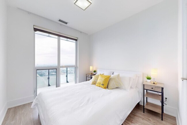 Photo - 300 Front St W Unit SI ID1403766P