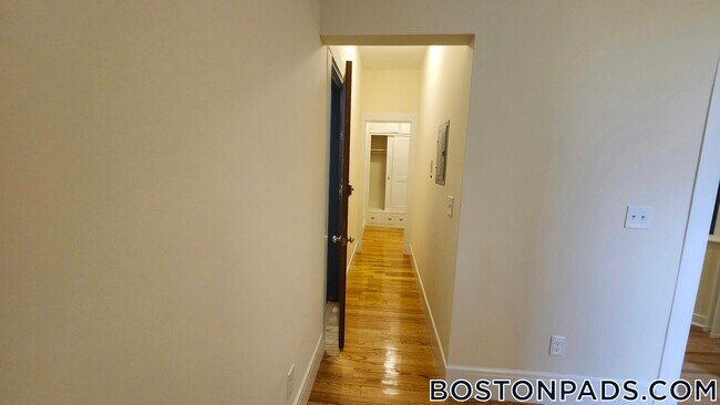 Photo - 504 Beacon St Unidad 54