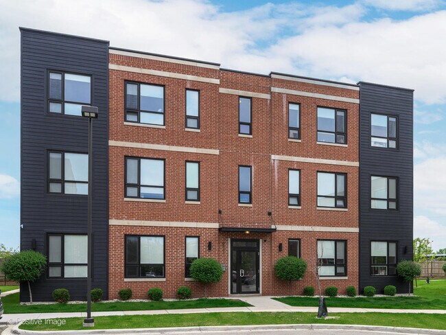 Photo - 6547 W Dickens Ave Condo Unit 1W