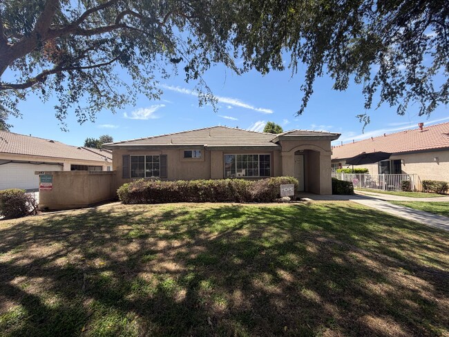 Building Photo - 4401 Pebble Creek Dr Unit A