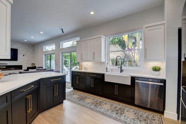 Photo - 6298 Sand Hills Cir