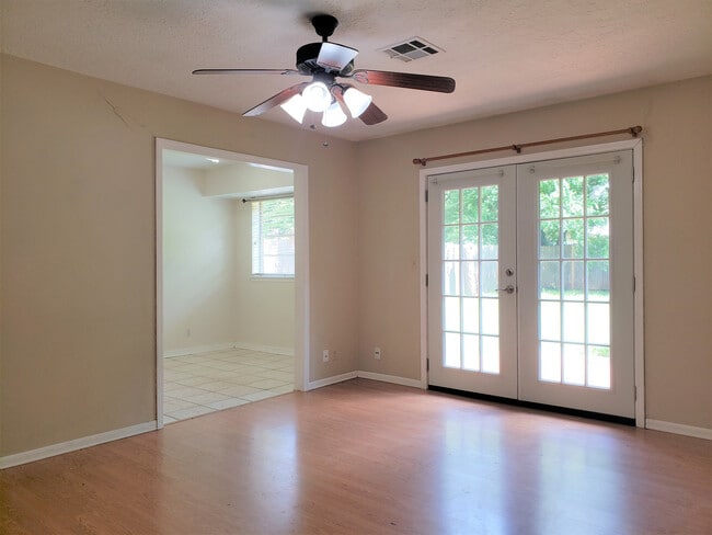 Photo - 1325 E Brooks St