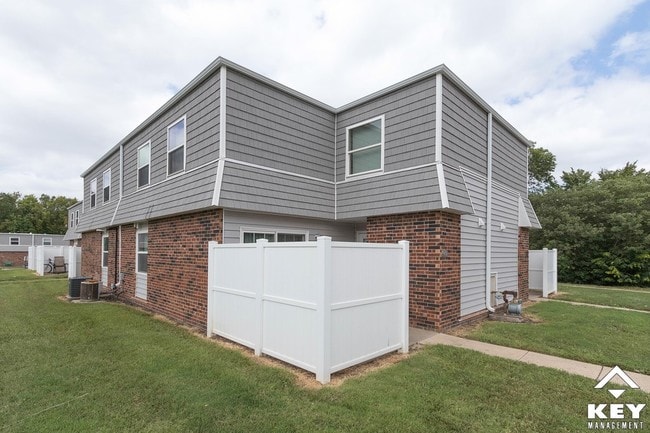 Townhome Building - Safari West