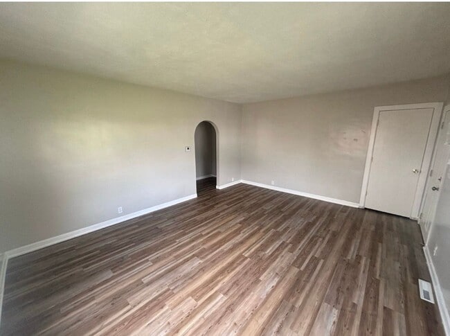 Photo - 523 Weston St