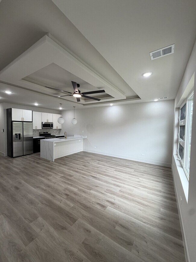 6603 S Langley Ave Unit 3