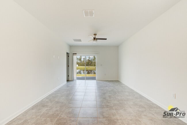 Photo - 2123 Green Valley St