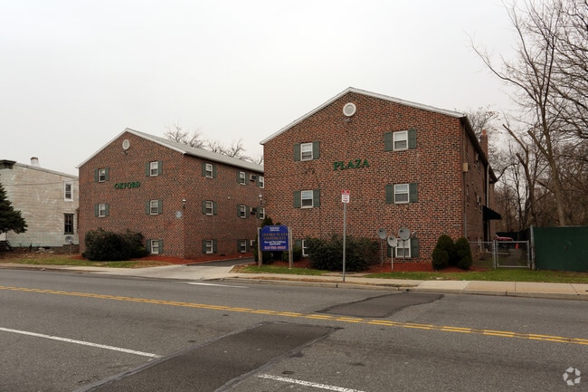 Oxford Plaza Apartments - Oxford Plaza Apartments