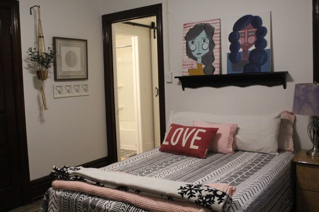Photo - 121 E Pomfret St Unit #1