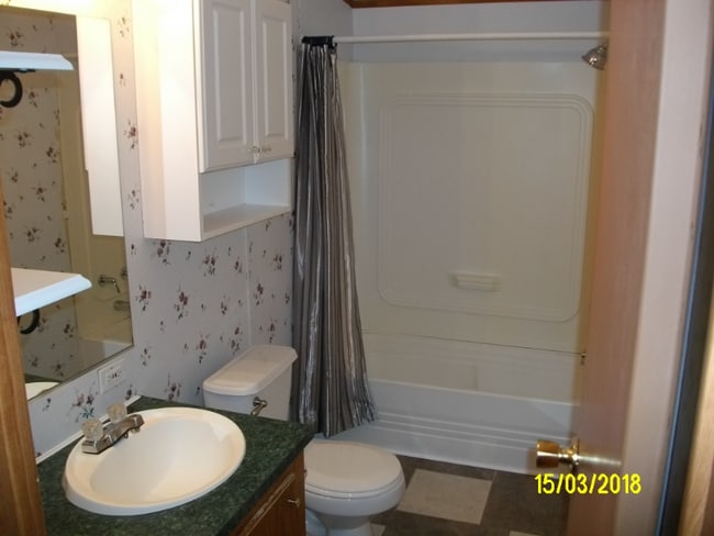 Photo - 387 Deanne Ln