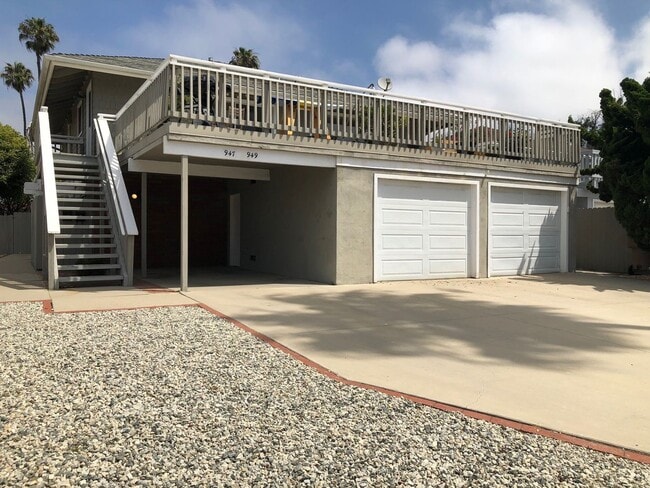 Photo - 947-949 Sand Ct Townhome