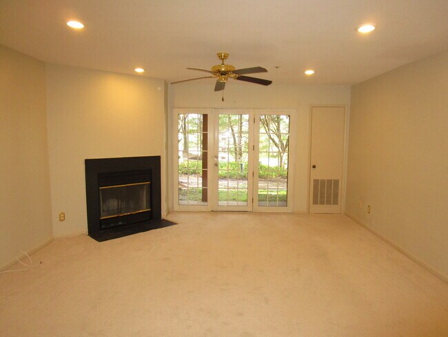 Photo - Terrace Level 1BR/1BA Updated Condo in Dor...