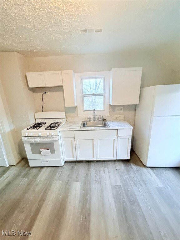 Photo - 3119 W 68th St