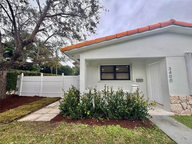 Photo - 3400 SW 17th St Unidad 1