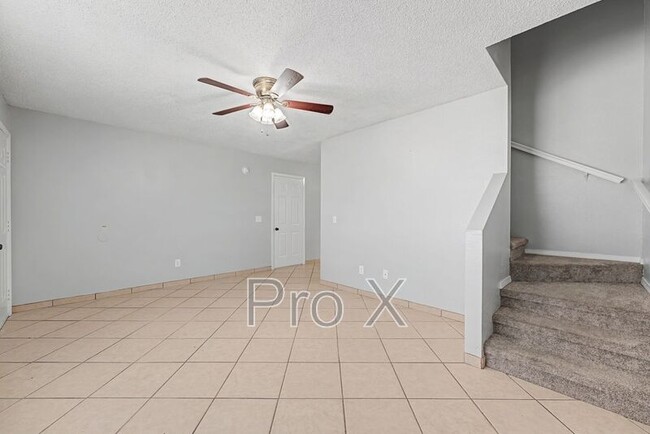 Photo - 3403 SW Victoria Pl Unit Apt 2