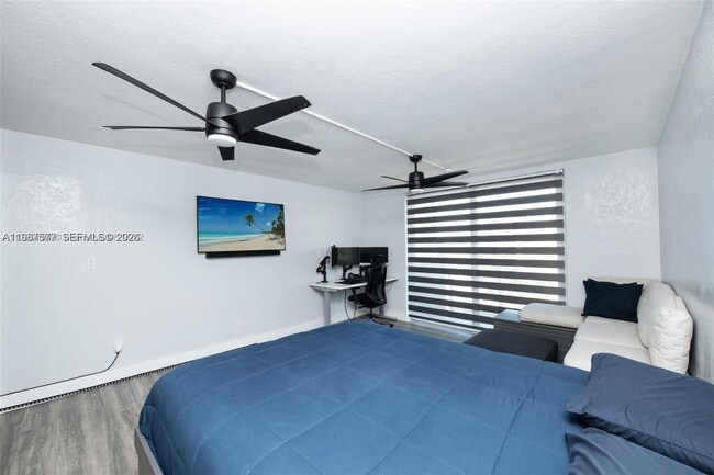 Photo - 19201 Collins Ave Unit 339
