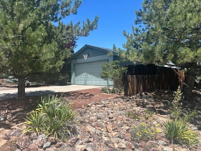 Photo - 1600 Alamo St House