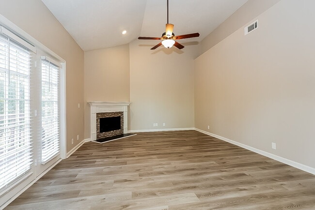 Photo - 1806 Rory Cove