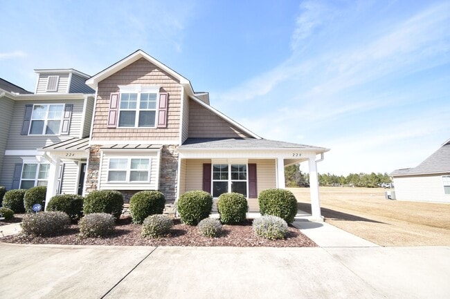 Photo - 3 Bedroom, 2 Bathroom Townhome (NO PETS)