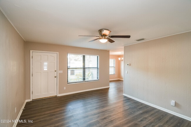 Photo - 2436 Lourdes Dr W