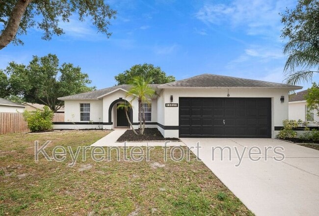 Building Photo - 15624 Sunny Crest Ln