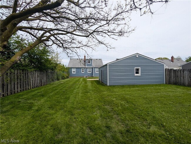 Photo - 1678 Byron Dr