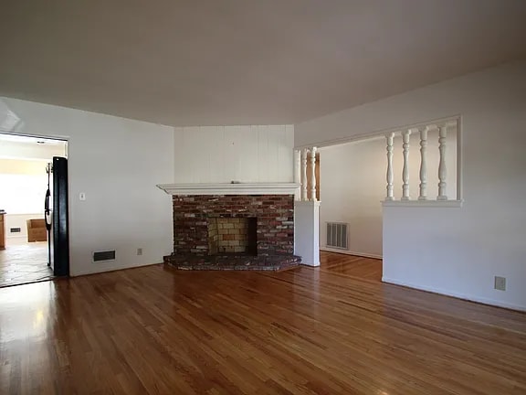 Building Photo - 3347 Florecita Dr