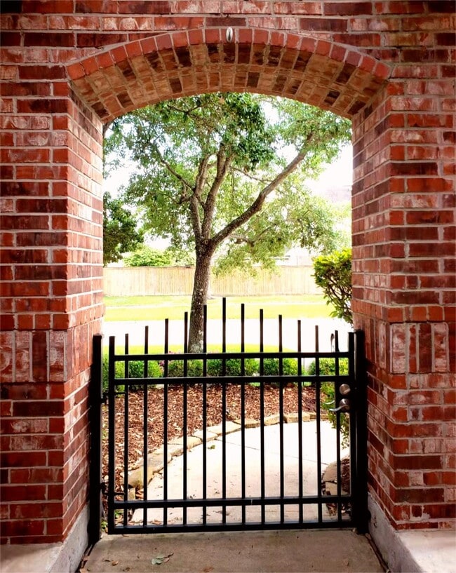 Photo - 2611 Summer Rain Dr