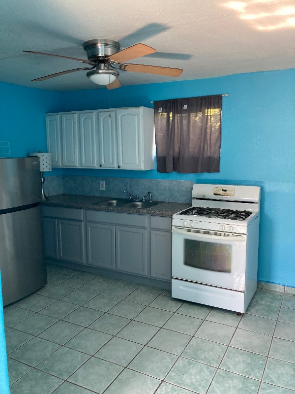 Photo - 626 Merced St