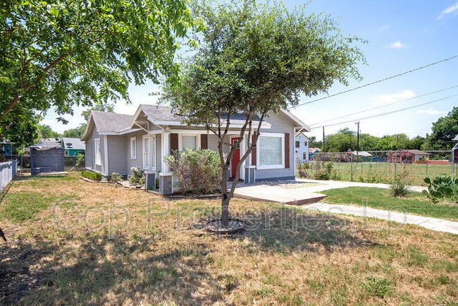 Photo - 916 Iowa St Casa