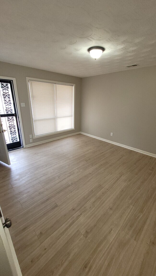 293 Charter Ave
