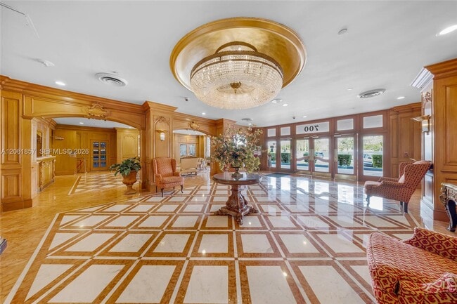 700 Biltmore Way Unit 514