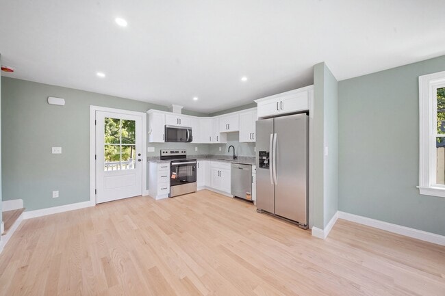 148 Groton Rd