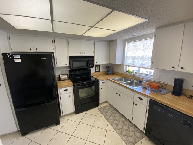 944 Capri Isles Blvd