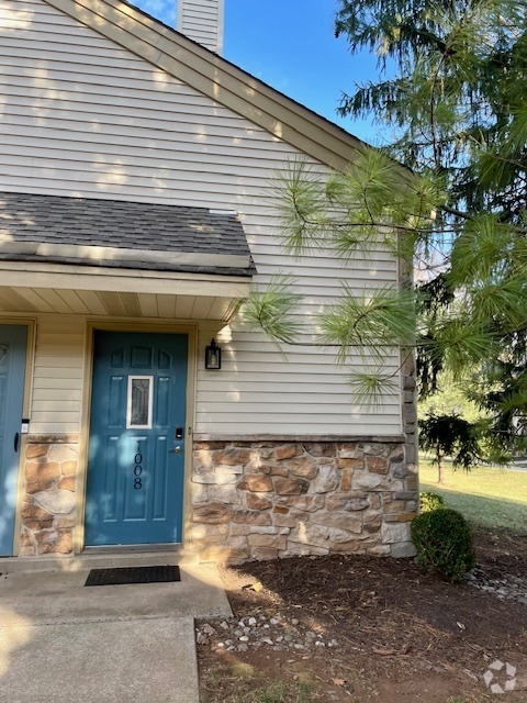 Building Photo - 1008 Foxmeadow Dr Rental