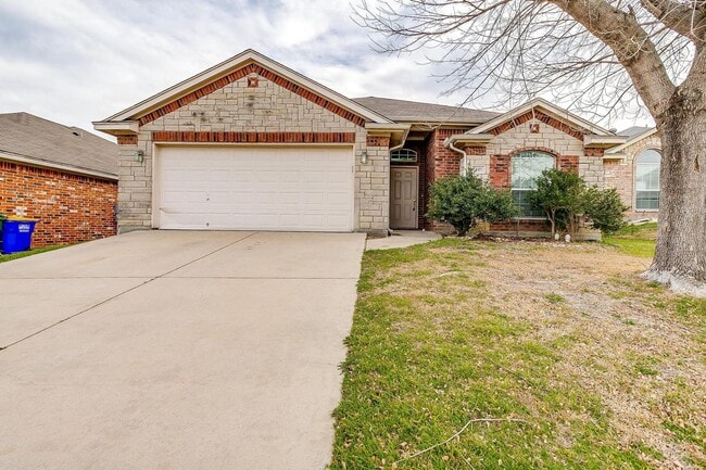 Photo - Great 3 Bedroom, 2 Bath, Brick Home in Gre...