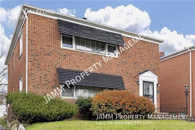 Shaker Heights: UPPER UNIT DUPLEX 3-Bedroom - Shaker Heights: UPPER UNIT DUPLEX 3-Bedroom Apartment