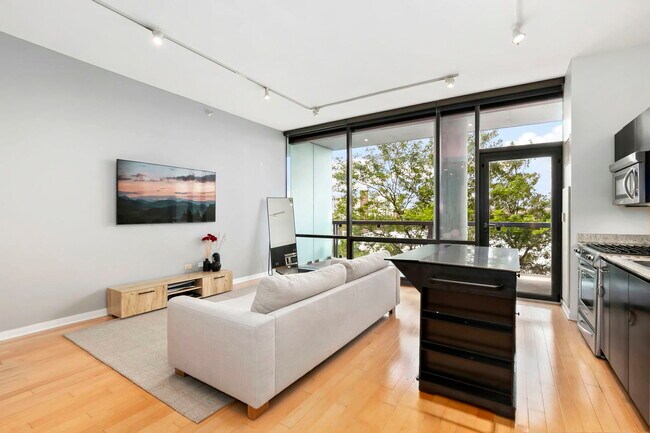 Photo - 860 W Blackhawk St Unit 303