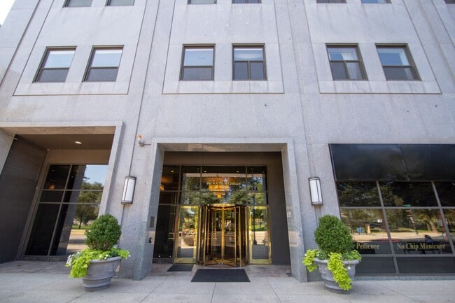 Building Photo - 910 S Michigan Ave Unit 511