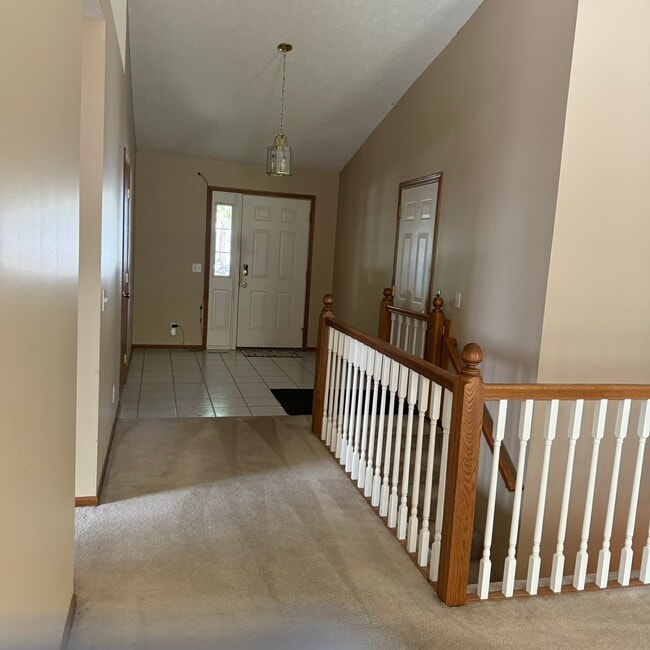 Beautiful entryway leading to large living room - 2928 Blackhawk Dr