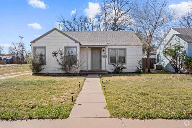 Building Photo - 2703 23rd St Rental