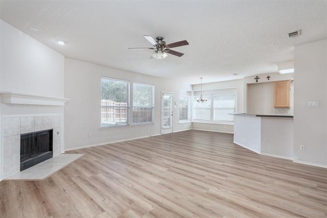 Photo - 1523 Westchase Dr