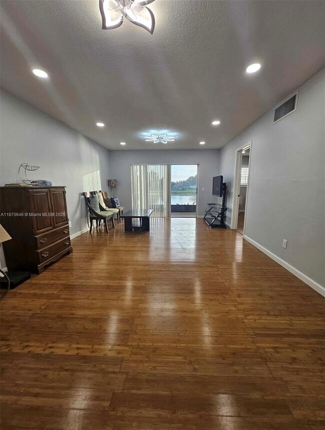 Building Photo - 2461 SW 82nd Ave Rental