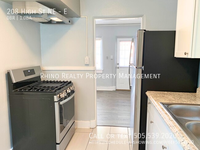 Photo - Welcome to Alhambra Court! Studio, 1 Bath! Unidad E